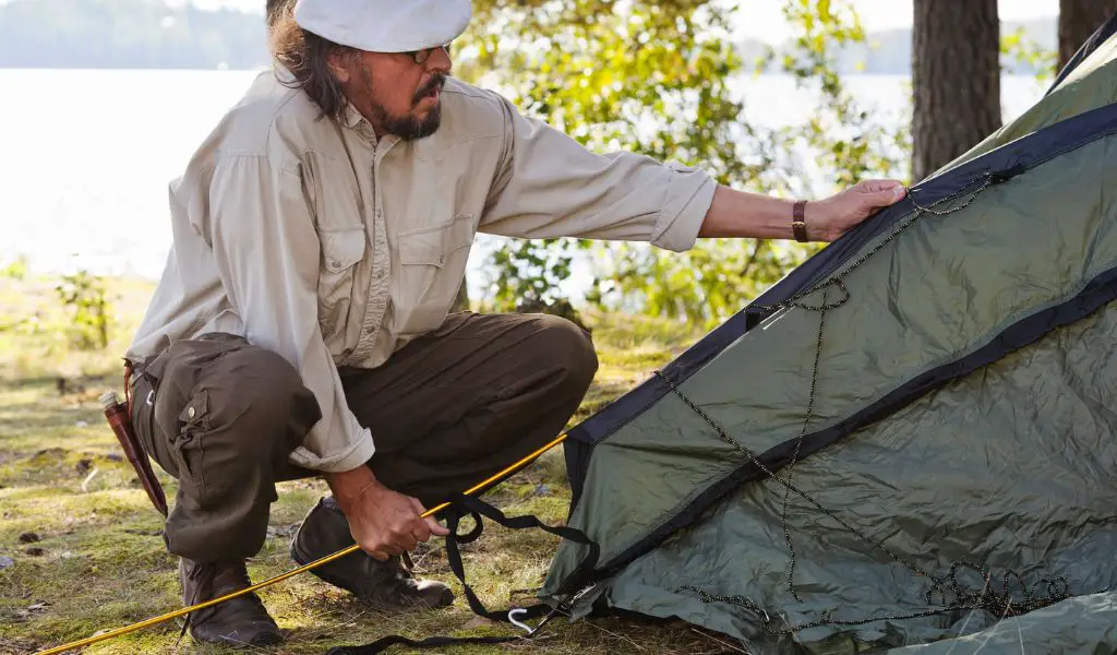 How to pitch a tent : A simple guide