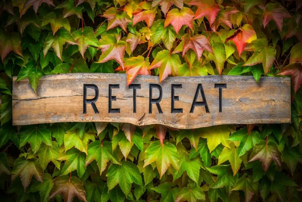 what is a silent retreat