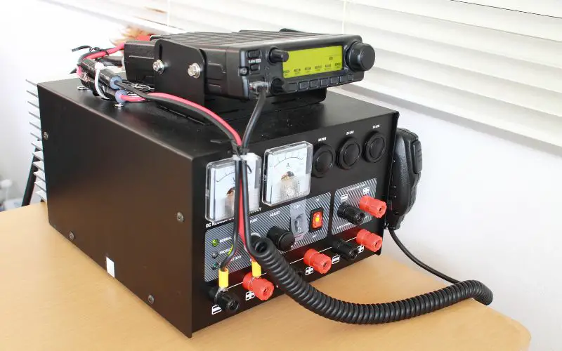 Can a ham radio talk to a CB radio?